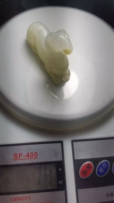 和田羊脂玉雕塑生肖跪乳羊