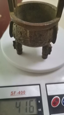 大明底部宣字款雕刻铭文三顶二耳铜香炉