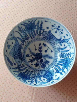 成化手绘青花鱼藻纹薄胎碗